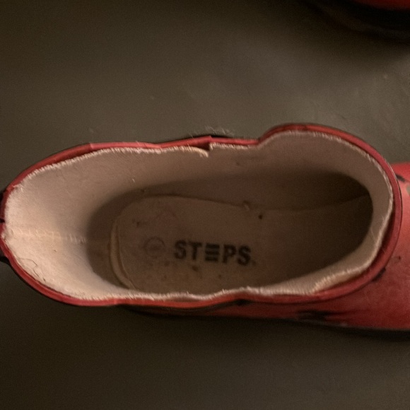 Red with kitties slip on rubber boots. - Picture 4 of 5